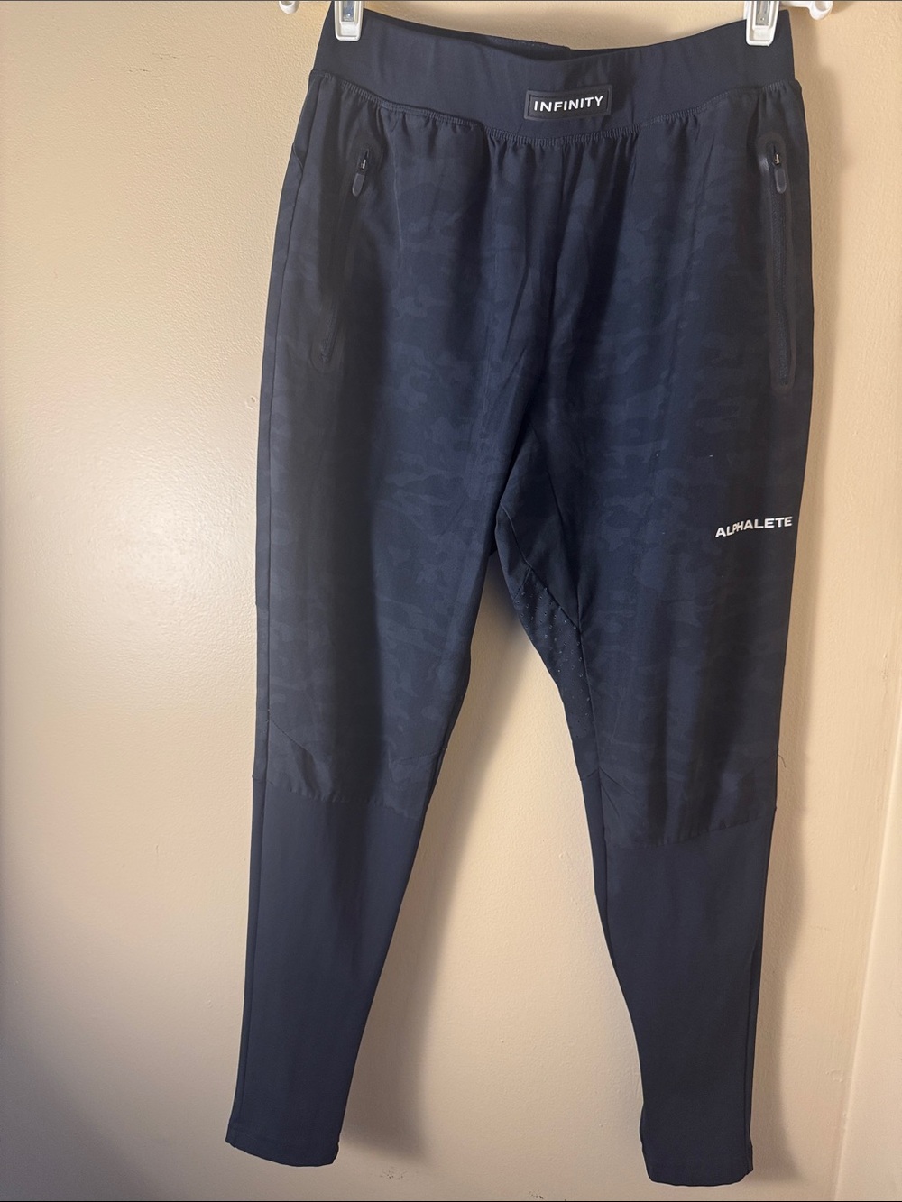Alphalete Men's Black Infinity Jogger Pants - Subtle Camo